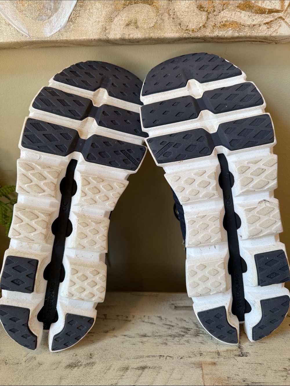 On Cloud Athletic Shoes 👟 - Picture 12 of 13